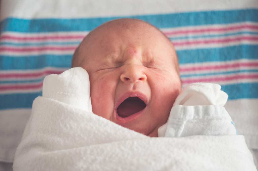 is-swaddling-safe-swaddling-benefits-and-risks